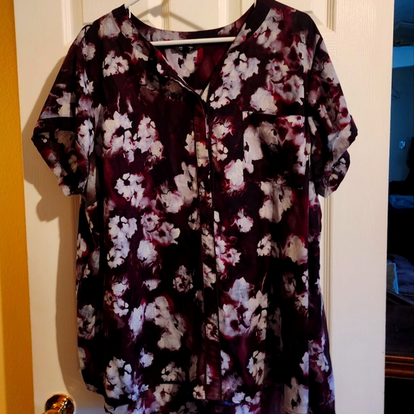 Simply Vera Vera Wang Tops - Simply Vera Vera Wang Flowered Top